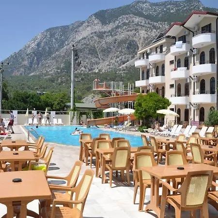 Akasia Otel *